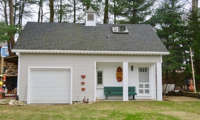 Pentwater Cabin | Acorn Hill Cabin with Pentwater Lake Access