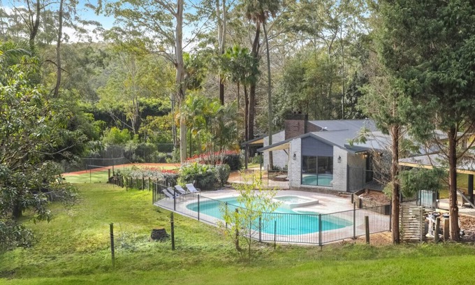 Holgate House | Acreage Estate | Mini Horses| Tennis Court | Outdoor Spa