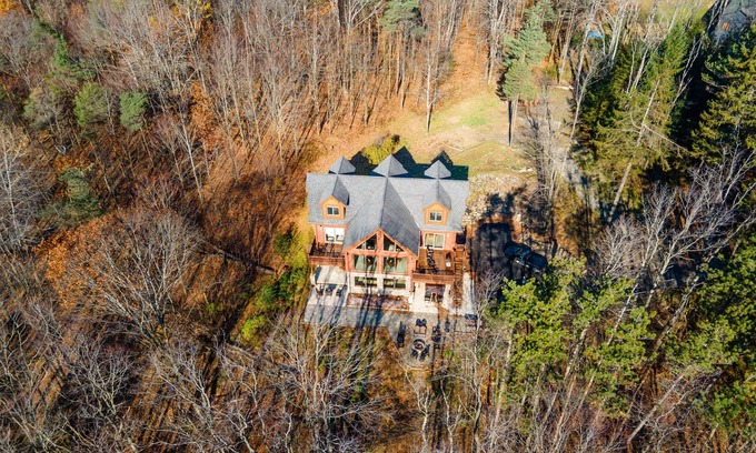 Ellicottville House | Across from Holimont Ski Resort & 1.5 miles from downtown shopping district.