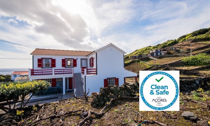 Calheta de Nesquim House | Adega Pedra do Lagar holiday home, next to the sea and mountains, family friendly