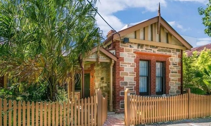 Adelaide Central Business District House | Adelaide Sass + Beau Cottage