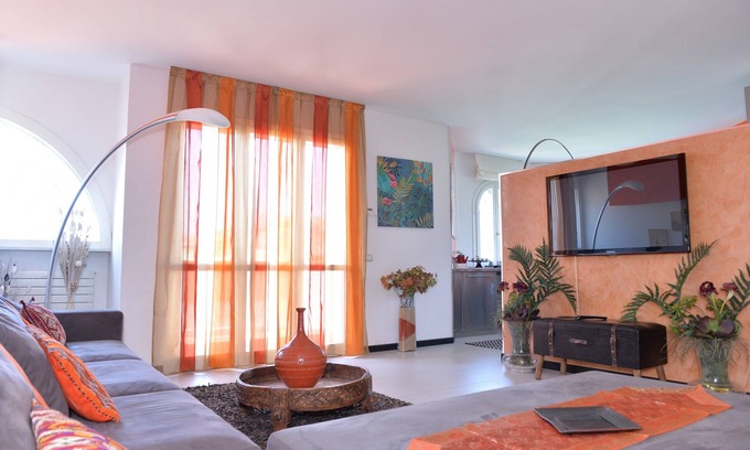 Luni House | Adele's Garden