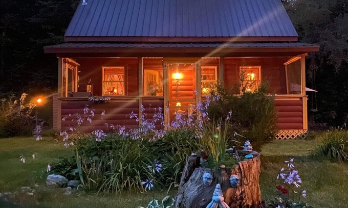 Gloversville Cabin | Adirondacks, NY Tiny Whimsical House/Cabin Sleeps 8 w/WI-FI and all amenities!