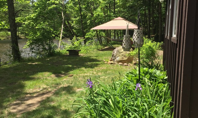 Elizabethtown House | ADK Cozy River Cottage