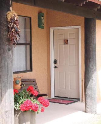 Artesia Hotel | Adobe Rose Boutique Inn