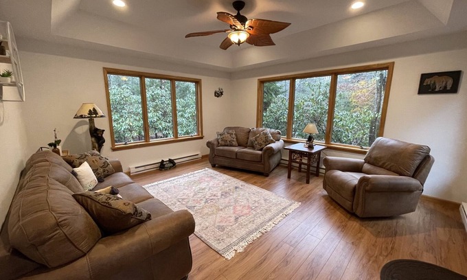 Pocono Pines House | Adorable & affordable! Temporary memberships for Lk. Naomi club still available!