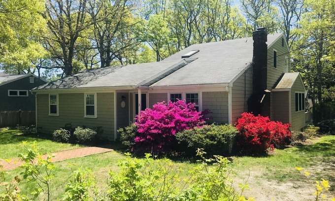 Popponesset House | Adorable beach house! 3 min walk to beach!