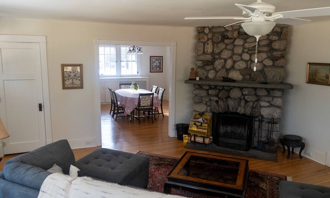 Milford House | Adorable Cottage on the Edge of the National Forest and Trails and Walk to Town