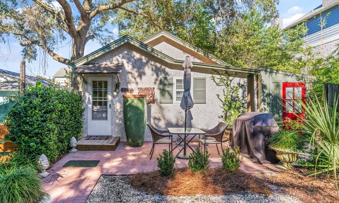 East Beach House | Adorable East Beach 1-bedroom cottage. Perfect little hideaway!