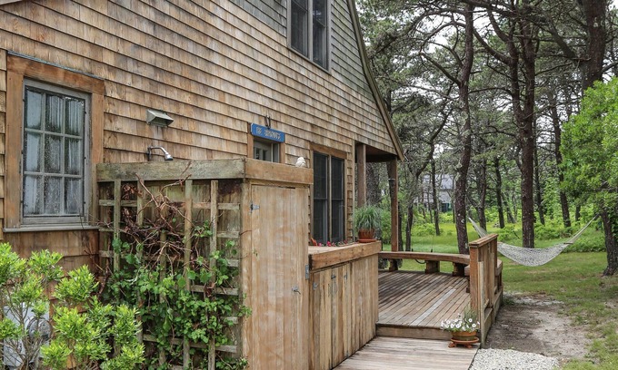 Eel Point Cottage | Adorable, quiet 3-bedroom cottage in Madaket, Nantucket