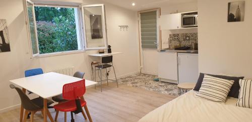 Saint-Menet Apartment | Adorable studio 25m² très calme avec parking