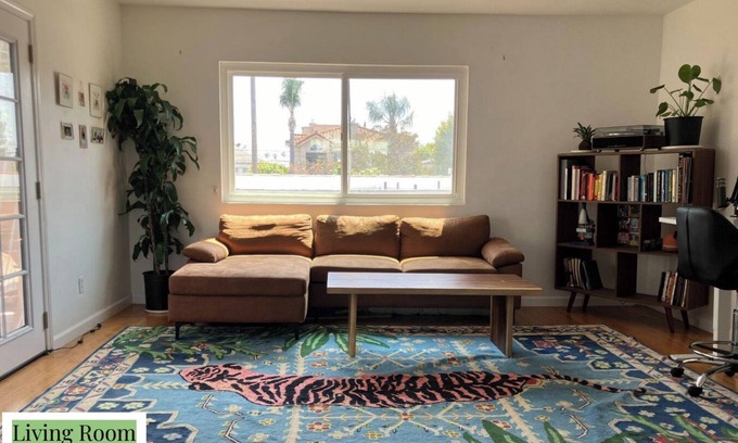 Sunset Park Cottage | ADU with Private Treehouse Vibe! 2br, 1 bath top level of 2-floor ADU.