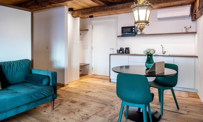 Old Town Apartment | Adults-Only Holiday Apartment "Boznerhütte - La Baita Bolzano"