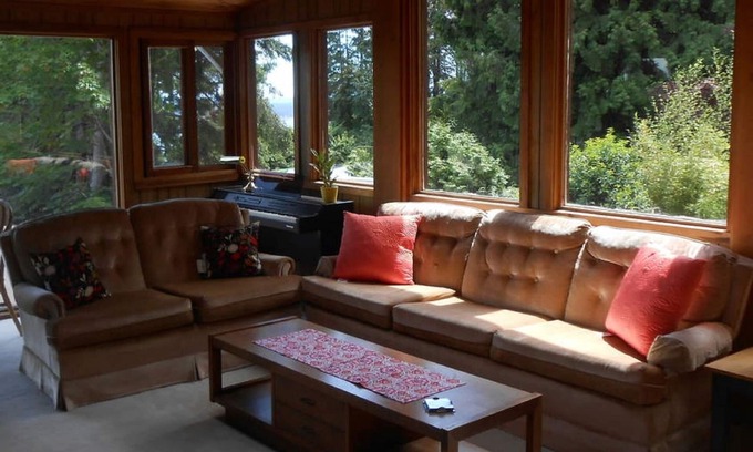 Salt Spring Island House | Aerie Sunrise House.close to Ganges. Harbor View