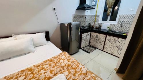 Kelambakkam Apartment | Aesthetic Studio near Chettinadu Hospital