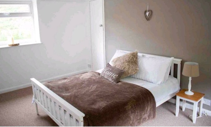 Port Talbot House | Afan Forest Holiday Home - mountains trails on your doorstep!