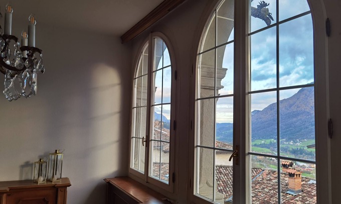 Cerete Alto House | Affascinante palazzo storico tra lago e montagna
