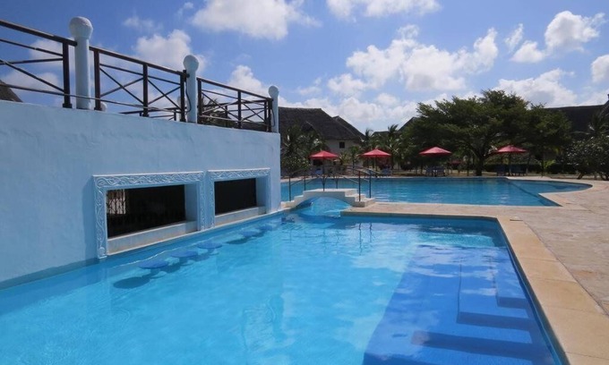 Malindi Villa | Affordable African Dream Vacation - Olson Villa Mambrui Kenya Sleeps 8 adults