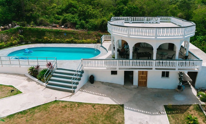 Duncans Villa | Affordable Authentic, Jamaican Getaway, Scenic Beaches and Popular Attractions.