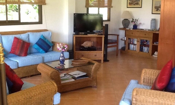 Bang Po Villa | Affordable beachside luxury in a beautiful intimate setting.