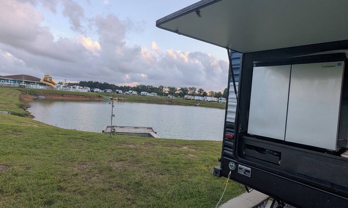 Foley House | Affordable family vacay. Pet friendly, cozy RV 30 minutes to beach