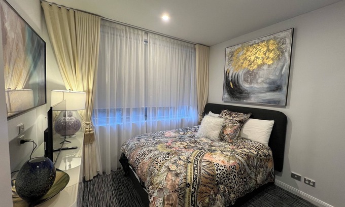 Zetland Apartment | Affordable luxury! 2 bedroom apartment in Mascot