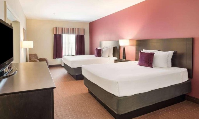 Saint Landry Hotel | Affordable Stay at Knights Inn Bunkie! Pool, Free Parking, Free Breakfast