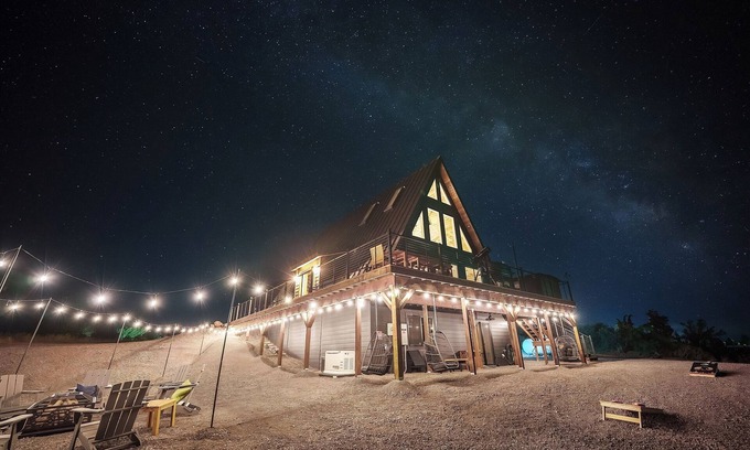 Chiloquin Cabin | Aframe|Mtn&Lakeviews|Hot Tub|Game Room|Stargazing