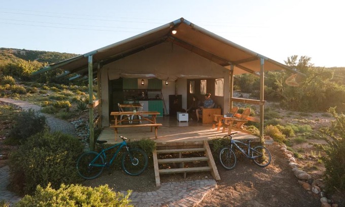 Oudtshoorn Ski Chalet | AfriCamps Klein Karoo