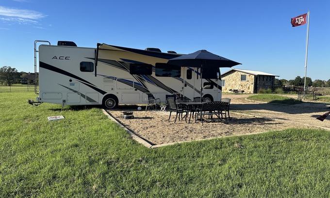 Wellborn House | Aggieland Glamping! Cozy RV with modern comforts. Only minutes from campus.