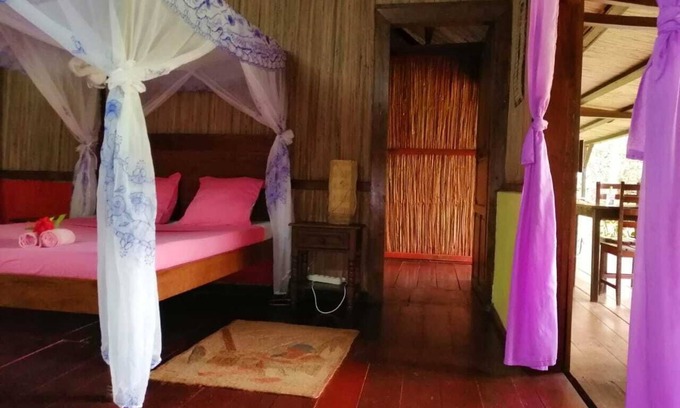 Nosy Boraha Bed & Breakfast | Ago's orchid bed and breakfast
