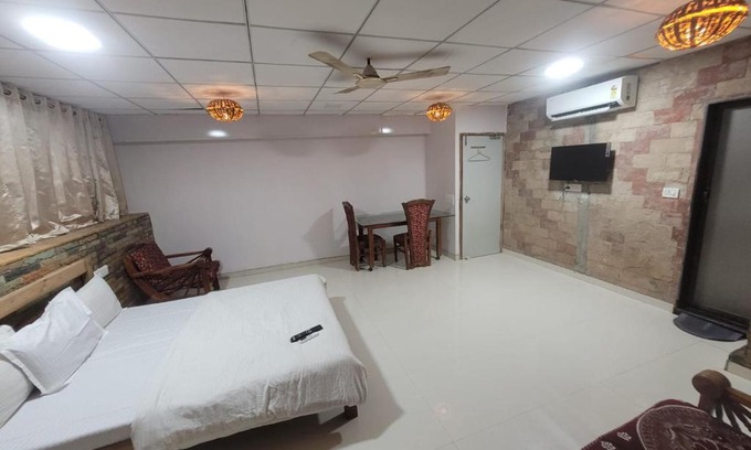 Chembur East Bed & Breakfast | AGRAWAL BHAVAN BUDGET Stay only for indians