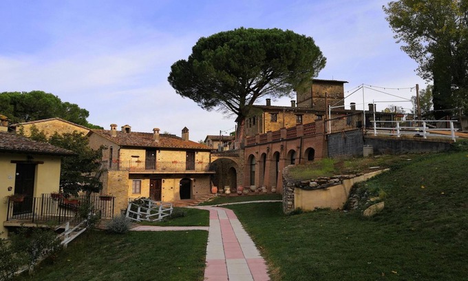 Montone Apartment | Agriturismo Borgo Pulciano in Montone