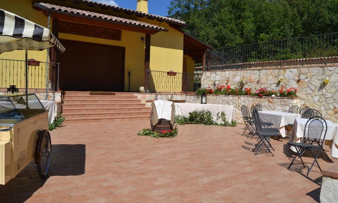 San Pio delle Camere House | Agriturismo Centuria