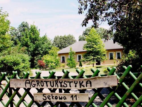 Nowy Tomysl House | Agroturystyka Pod Modrzewiami