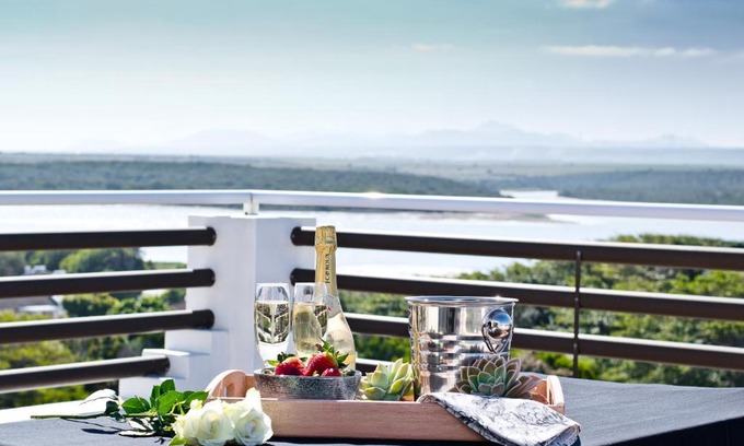 Aston Bay Apartment | Aguia-Vista Couples Haven, Views, Pool, Beach Walk