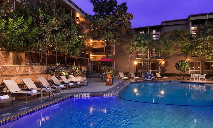 Greater South River City Hotel | Aiden Austin City Hotel