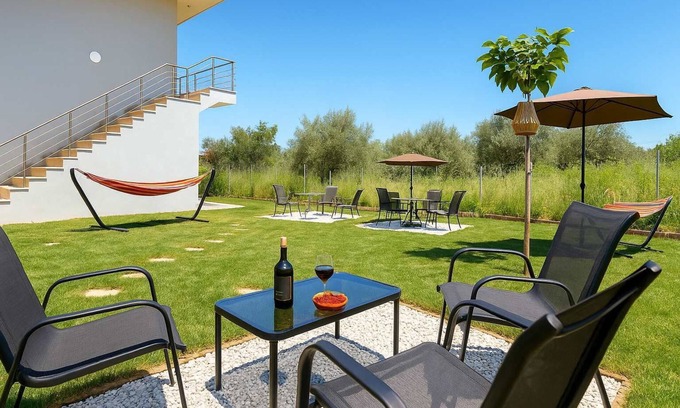 Asprovalta Apartment | Aigli Garden Oasis, Getaway Close to Vrasna Beach