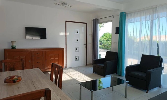 Mahahanga Tanana Apartment | Air-conditioned apartment La Corniche OBB