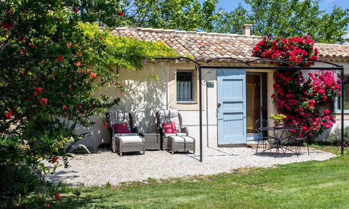 Grans Bed & Breakfast | Air-conditioned B&B Provence Quiet Countryside Swimming pool Private SPA