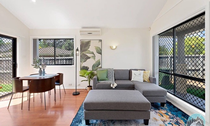 Ingleburn House | Aircabin - Ingleburn - Comfy - 2 Bedroom Townhouse