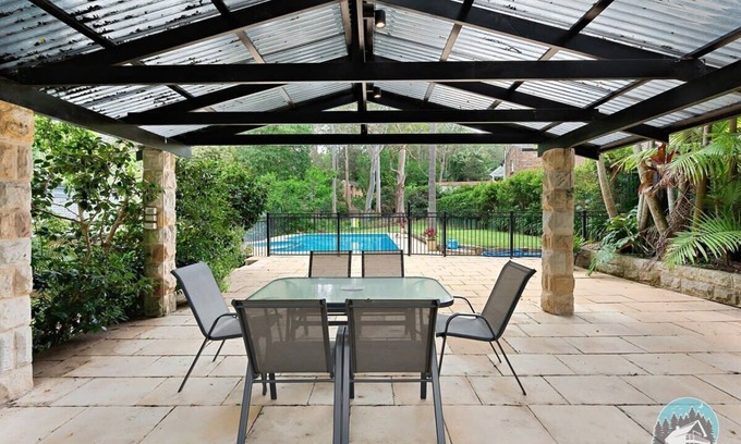 Warrawee House | Aircabin - Warrawee - Spacious - 5 Beds House