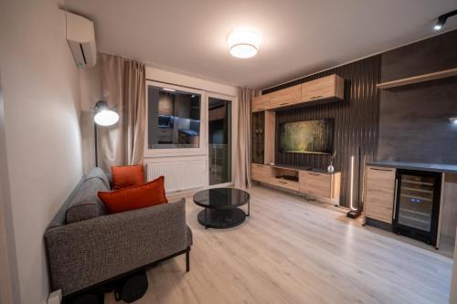Ruzinov Apartment | Airport Lounge