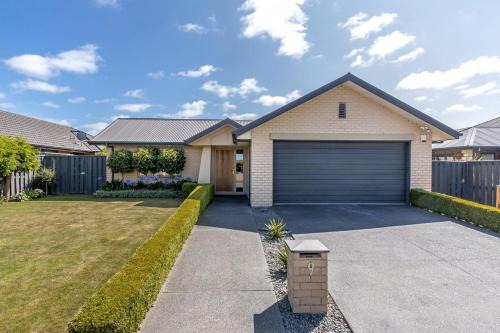 Northwood House | Airport, motorway, shopping handy