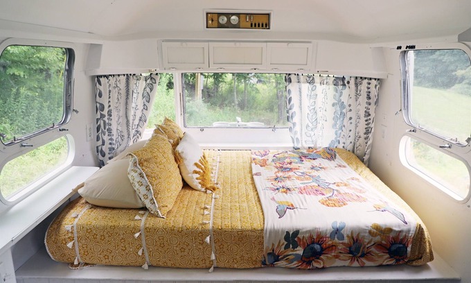 Hartwick House | Airstream at Turkey Hill *2* Glamping in CTown!