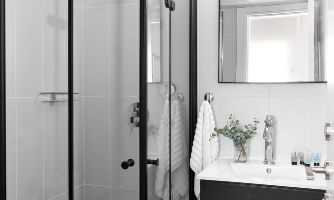 Ramat Gan Apartment | AirTLV - Arlozorov Apartment's