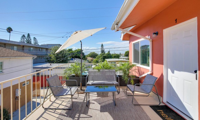 Zaferia Apartment | Airy Long Beach Condo Rental: 2 Mi to Ocean!