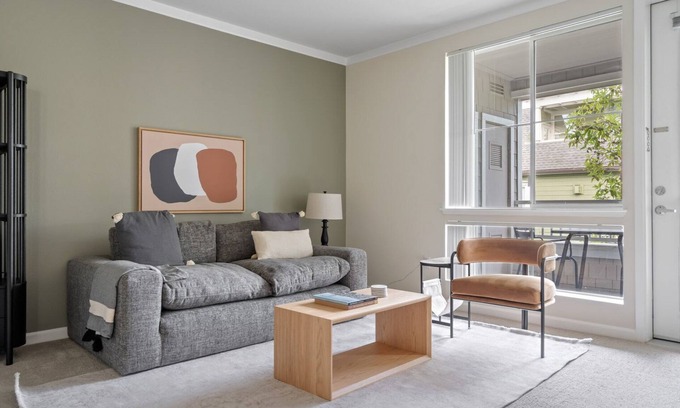 Central San Mateo Apartment | Airy San Mateo 1BR w/Clubhouse, Gym & W/D, nr Restaurants, by Blueground