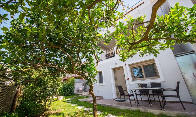 Frinion Apartment | AK View Apartments