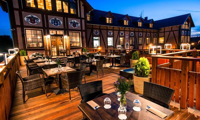 Oborniki Slaskie Resort | Akademia Kuraszków